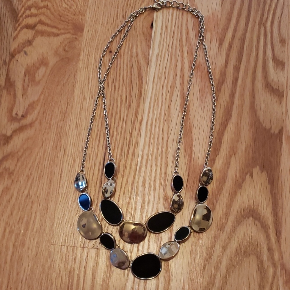 Necklace in great condition.
